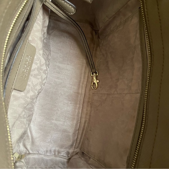 Michael Kors Bag Medium - Picture 9 of 11